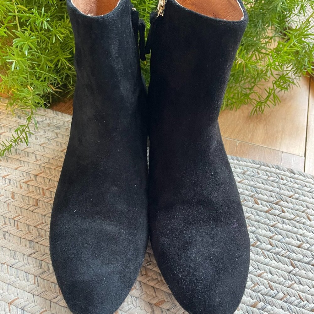 womens short boots, size 9